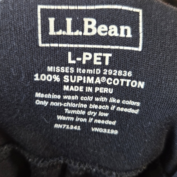 L.L. Bean Black Button-Up Front Pleat Blouse SizE LP - Picture 6 of 6